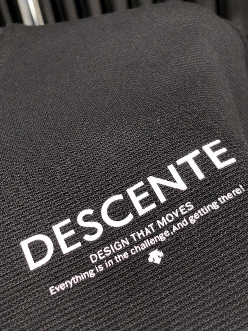 Descente Hoodies